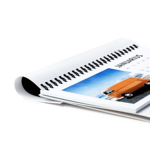 Papieren tafelkalender met spiraalbinding.