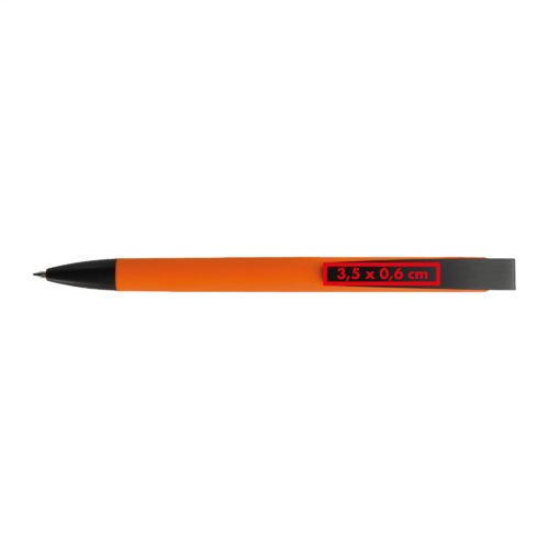 Oranje kunststof balpen met clip.
