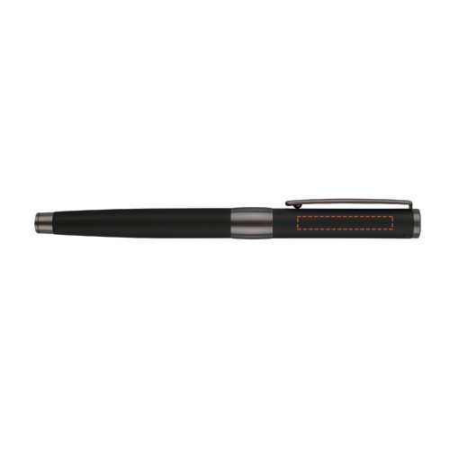 Zwarte rollerball pen met metalen details en clip.