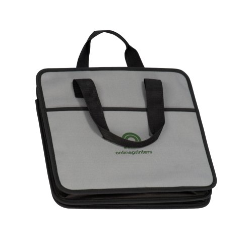 Grijze kofferbak organizer tas met handvatten en vakken.