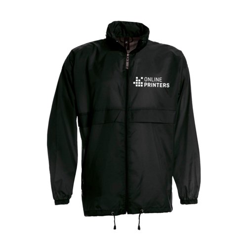 Zwarte nylon windjack met volledige ritssluiting.