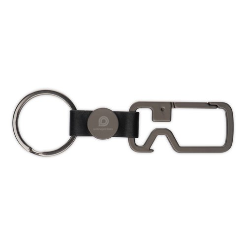 Zwarte lederen sleutelhanger met metalen ring en flesopener.