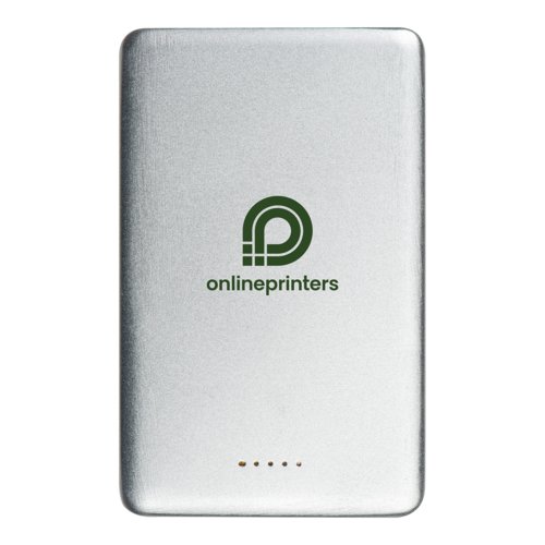Zilveren powerbank met USB-poort voor het opladen van apparaten.
