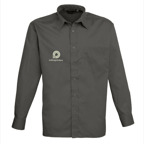 Grijs poplin overhemd voor heren met knoopsluiting en borstzak.