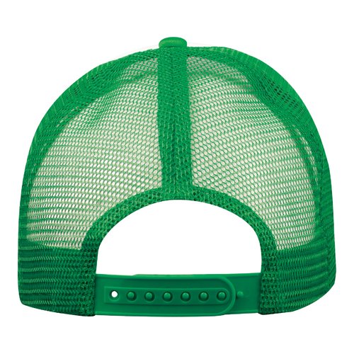 Groene trucker cap van ademend mesh materiaal met verstelbare sluiting.