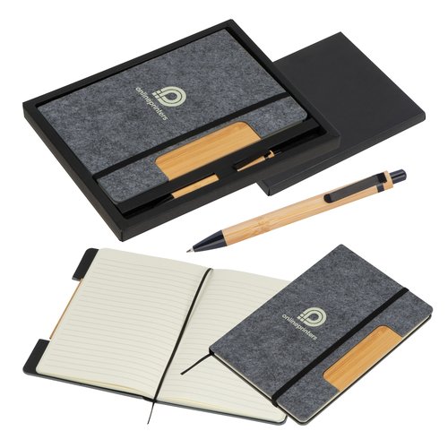 Zilvergrijze vilten notitieboekset met pen en geschenkverpakking.