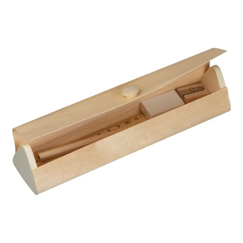 Beige houten schrijfset met potlood, liniaal, puntenslijper en gum.