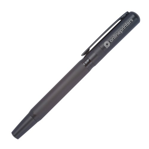 Zwarte schrijfset met balpen en accessoires.