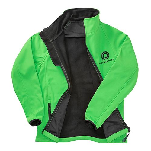 Groene softshell jas voor dames met volledige ritssluiting.