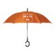 Oranje paraplu met speciale handgreep.