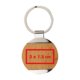 Houten en metalen sleutelhanger met langwerpige vorm en metalen ring.