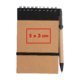 Notitieblok met pen en elastische bandsluiting.