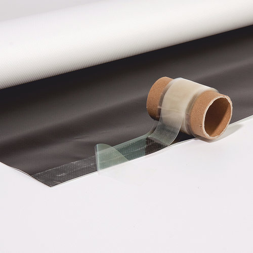 De dubbelzijdige plakstrip wordt (afhankelijk van de gekozen banner) altijd in de bijbehorende lengte meegeleverd.